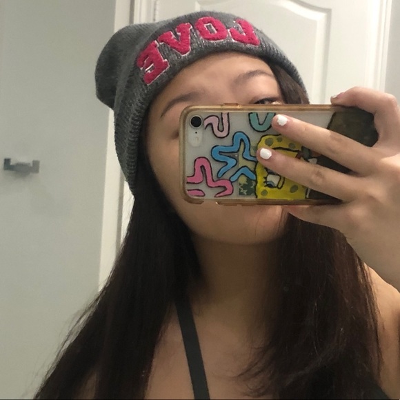 Love Beanie - Picture 3 of 4